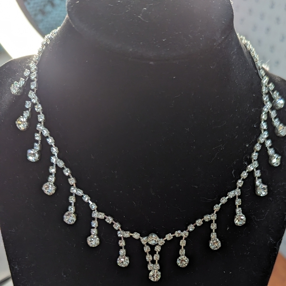 Rhinestone Necklace, silver tone back vintage lobster claw clasp